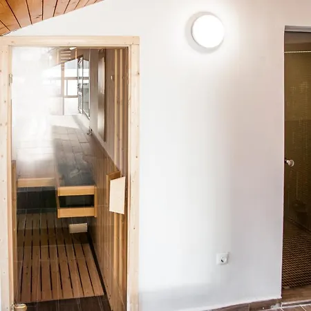 White House Family Zone Hotell 3*